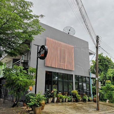 Siri Guesthouse @ Surat Thani Exterior foto
