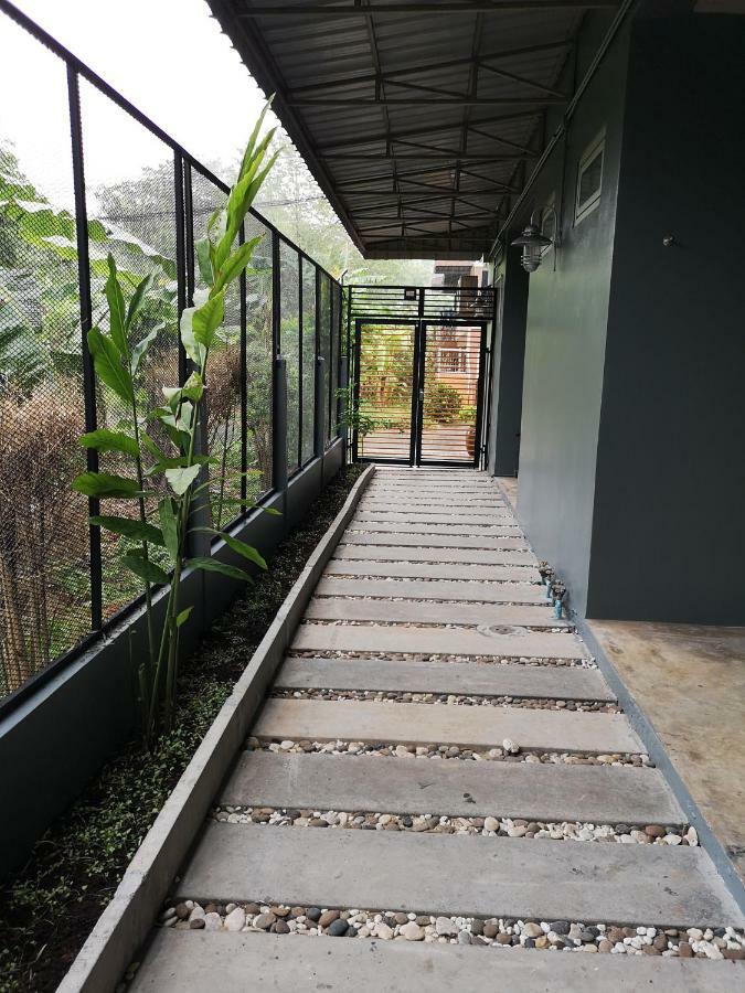 Siri Guesthouse @ Surat Thani Exterior foto