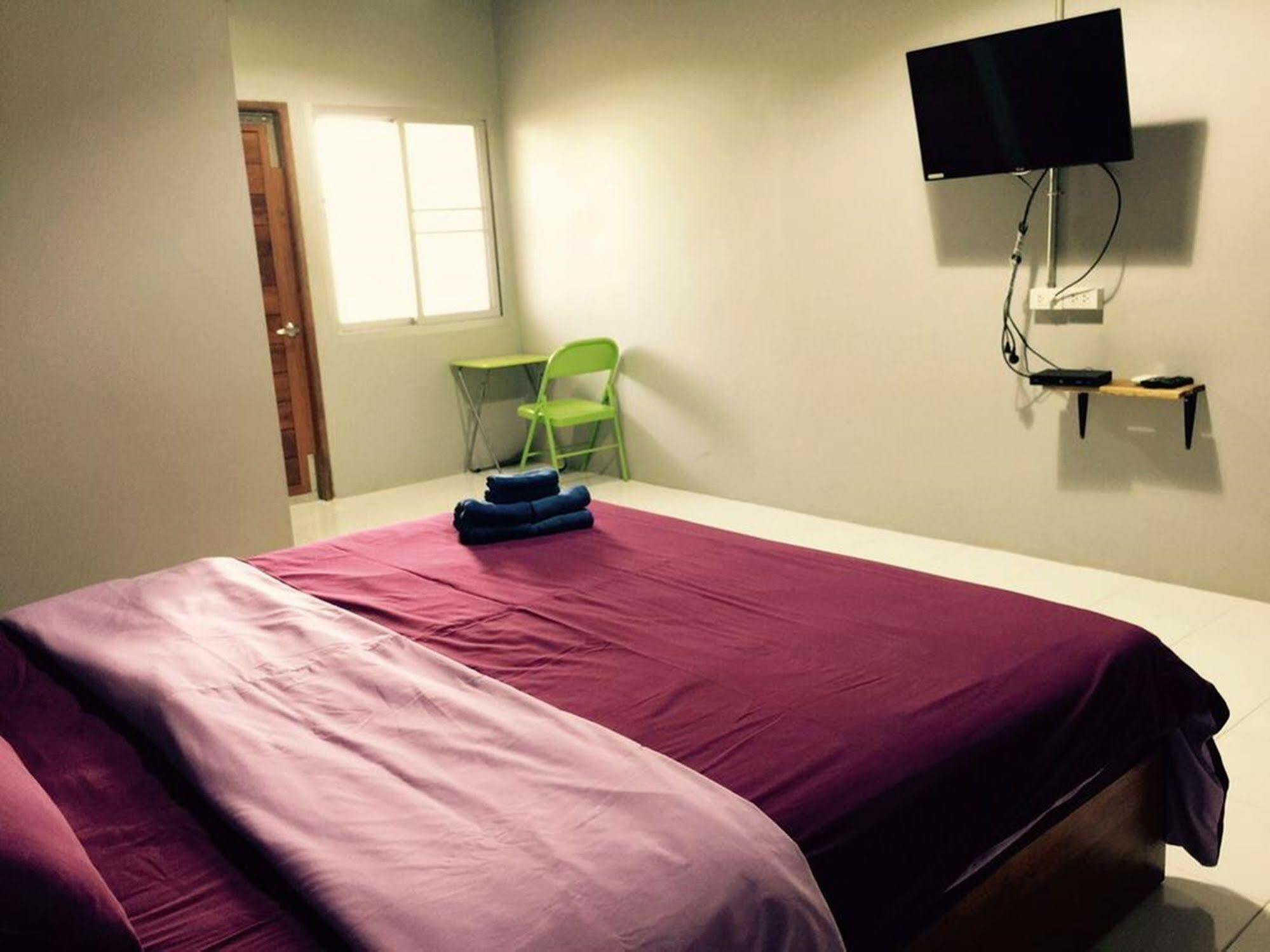 Siri Guesthouse @ Surat Thani Exterior foto